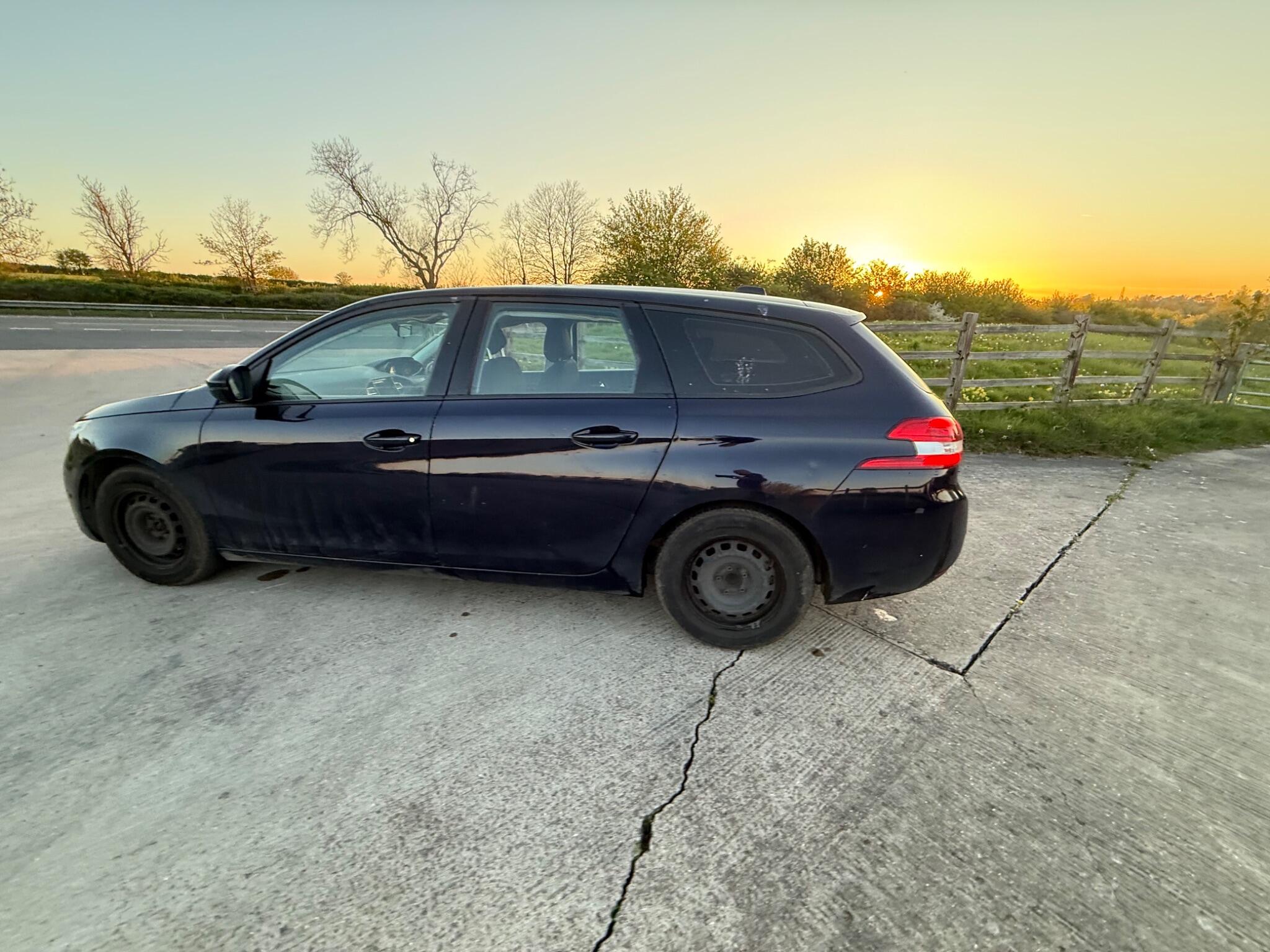 Peugeot 308 SW 1.6 BlueHDi Access Euro 6 (s/s) 5dr — photo 58 of 84
